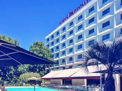 Mercure bx Salle de yoga et séminaire au Mercure Bordeaux Lac pour les enseignements de Sadhguru.