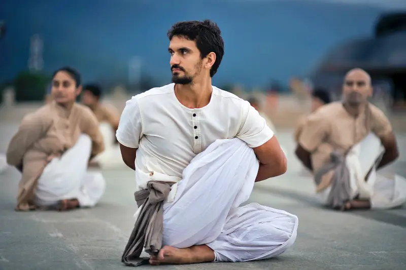 stage yogasanas de sadhguru à la Réunion