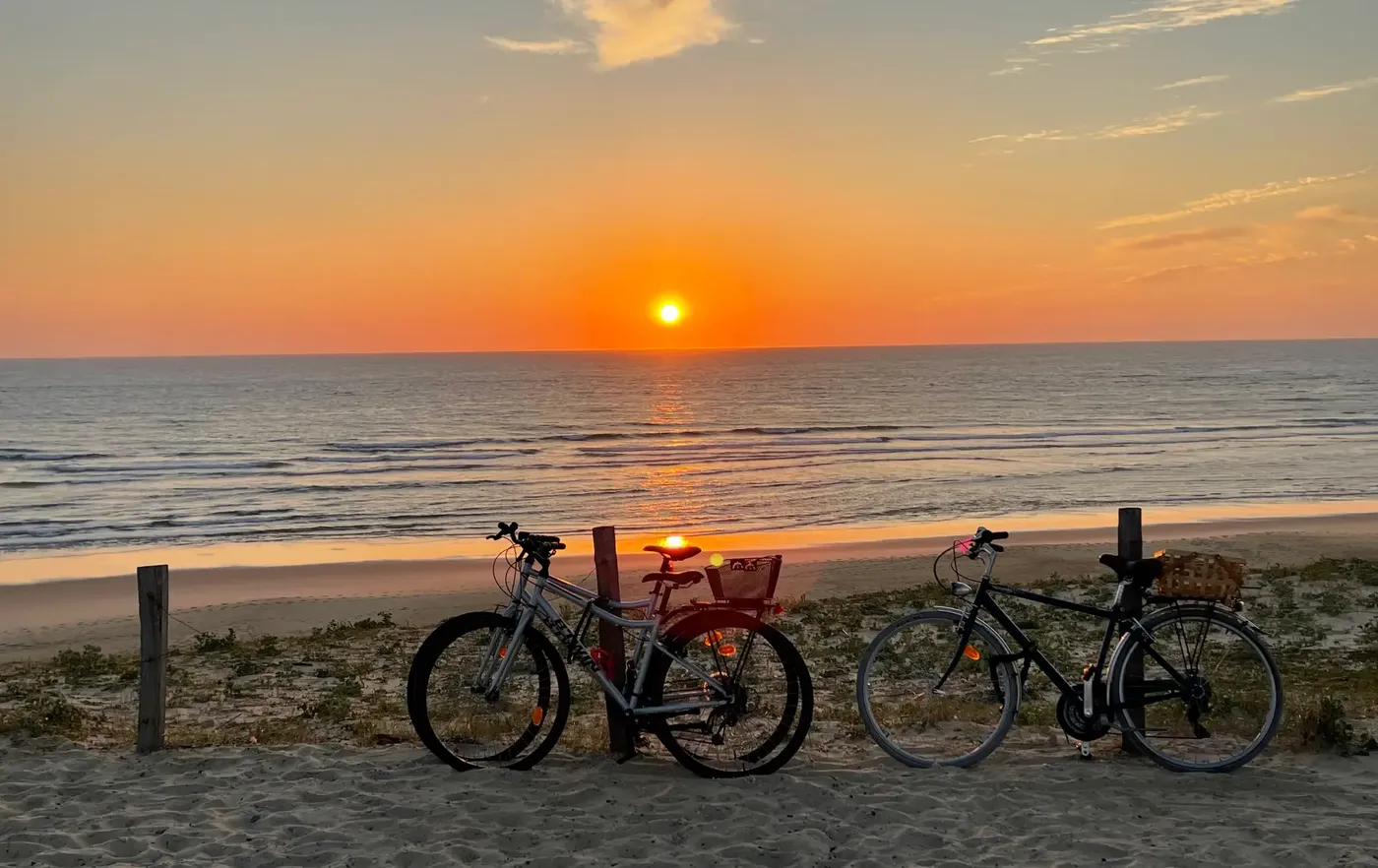Coucher de soleil sur l'océan à Moliets, retraite Yoga et Silence